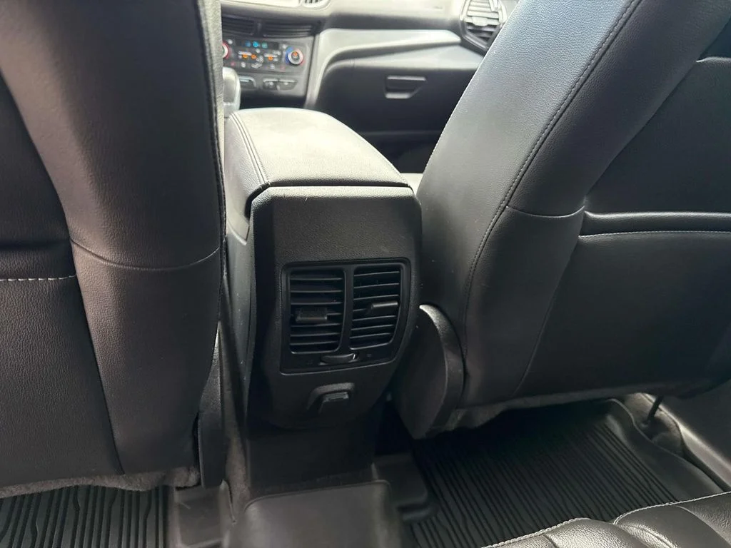 Used 2018 Blue Ford SEL image 12