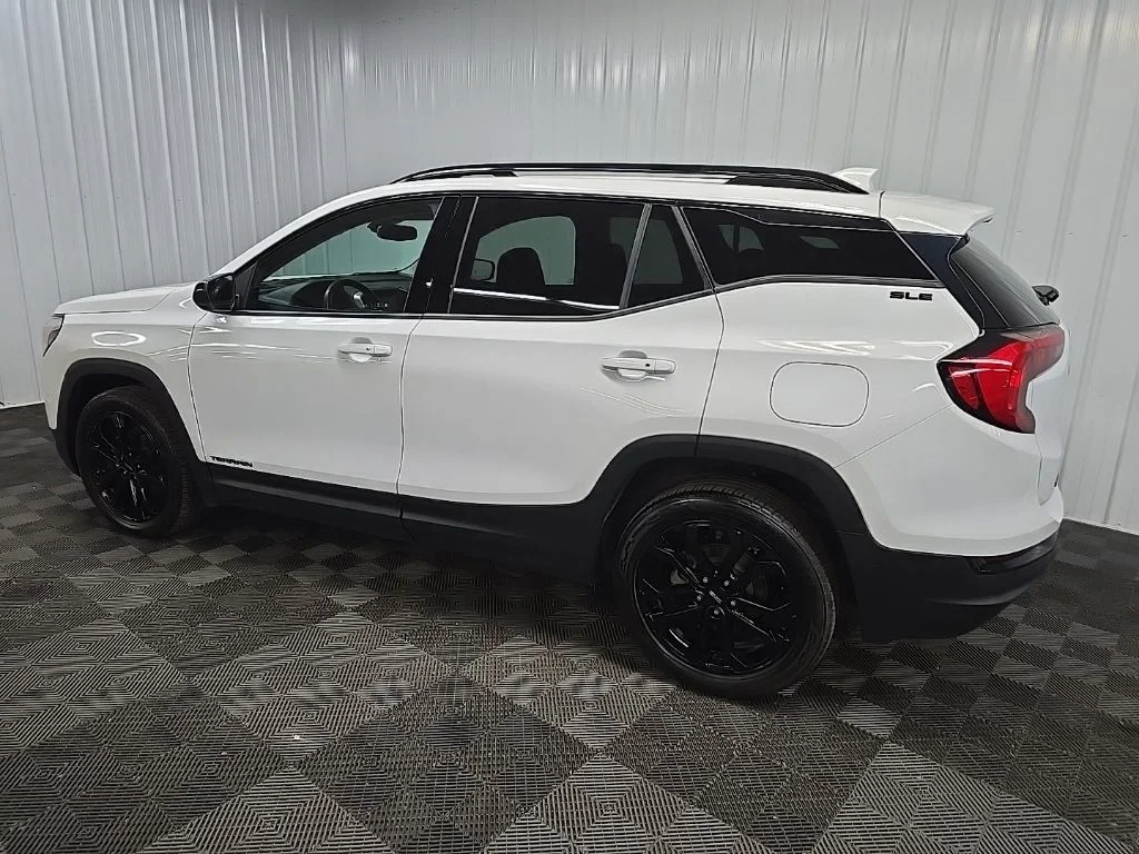 Used 2021 White GMC SLE image 4
