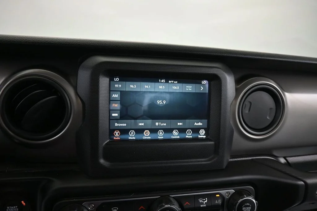 Used 2021 White Jeep Sport image 20