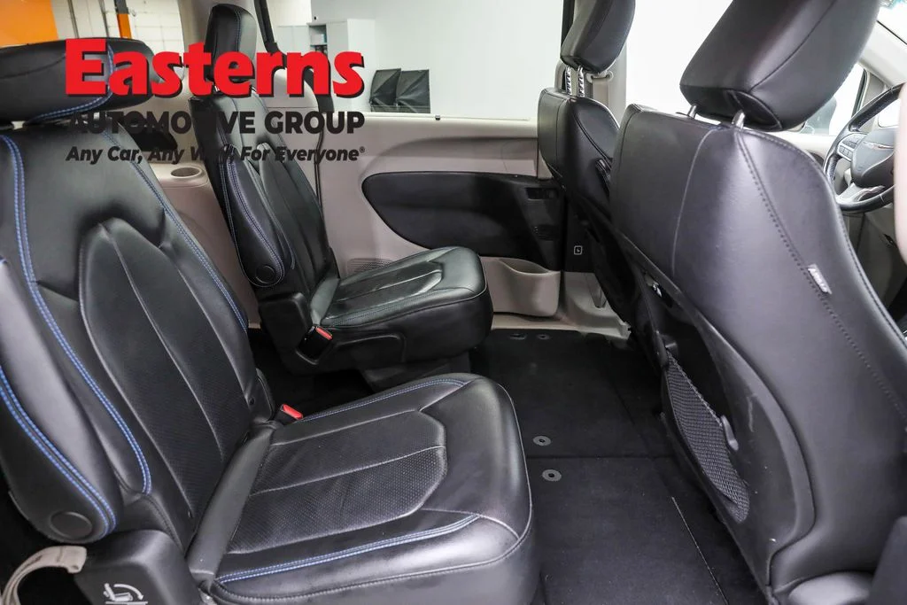 Used 2021 Gray Chrysler Touring L image 22