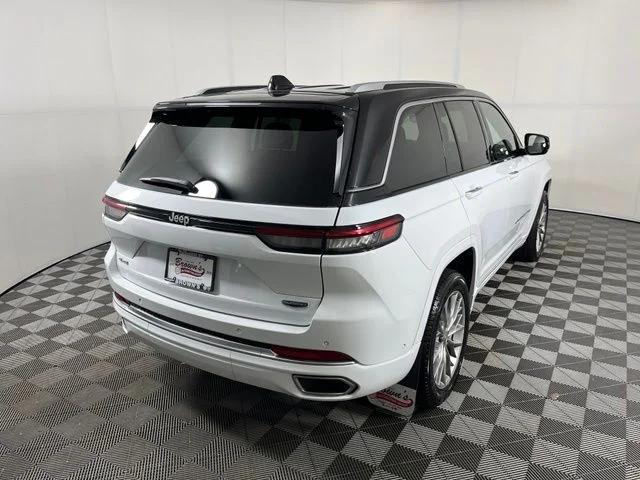 Used 2023 White Jeep Summit image 7
