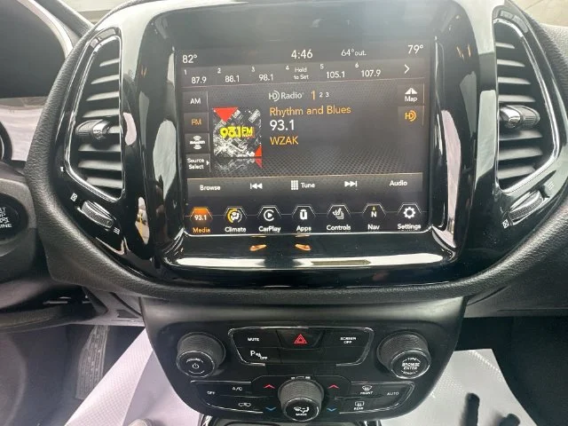 Used 2018 Gray Jeep Limited image 19