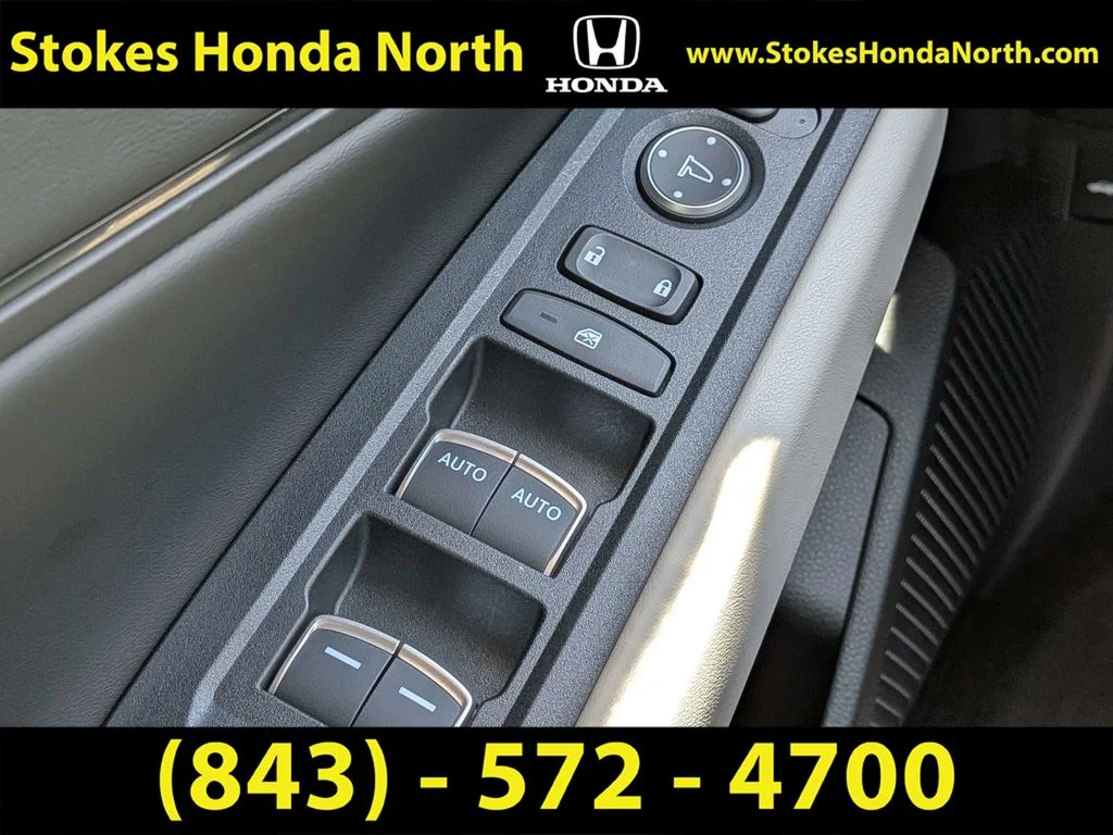 Certified Used 2025  Honda SE image 25