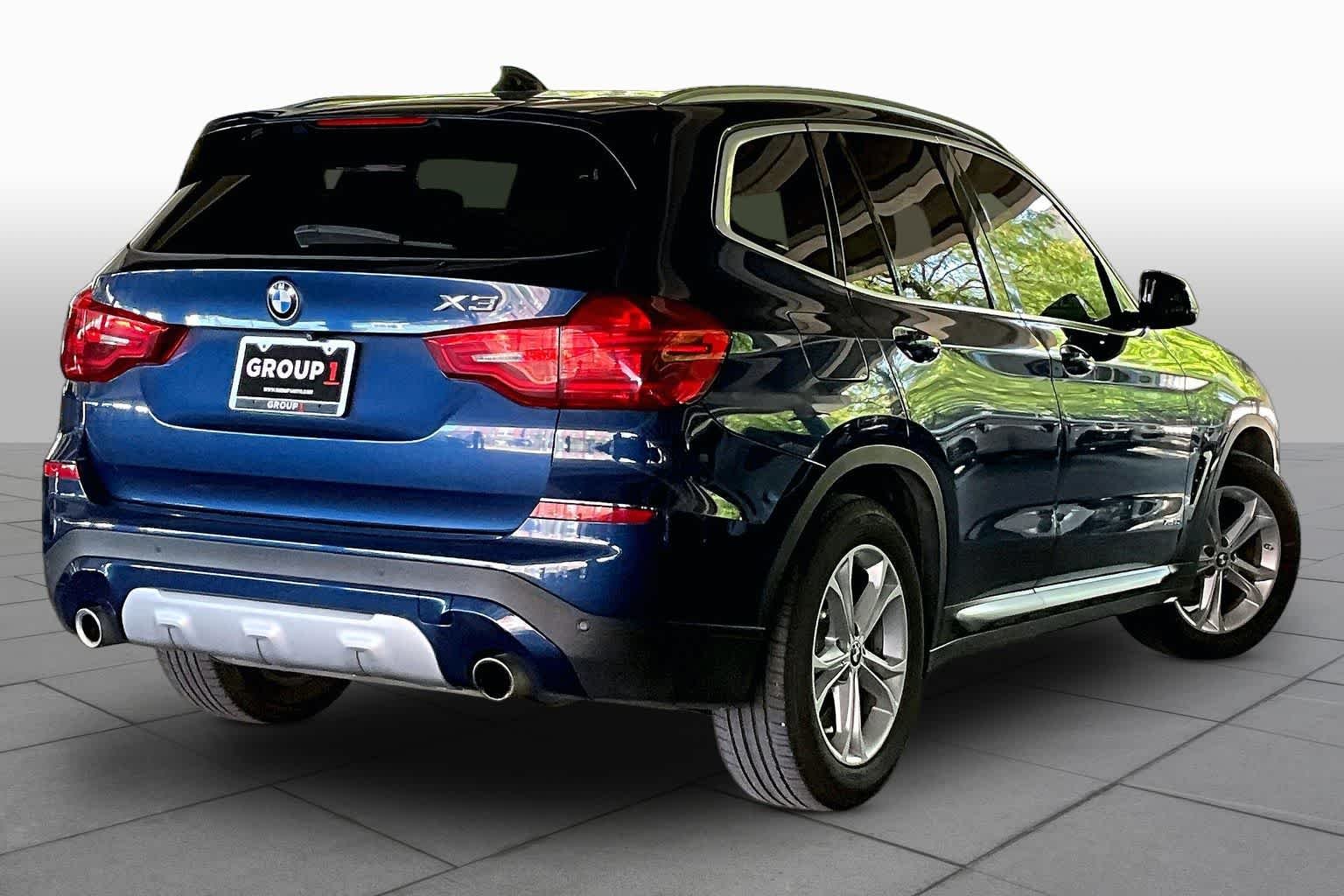 Used 2018 Phytonic Blue Metallic BMW xDrive30i image 12