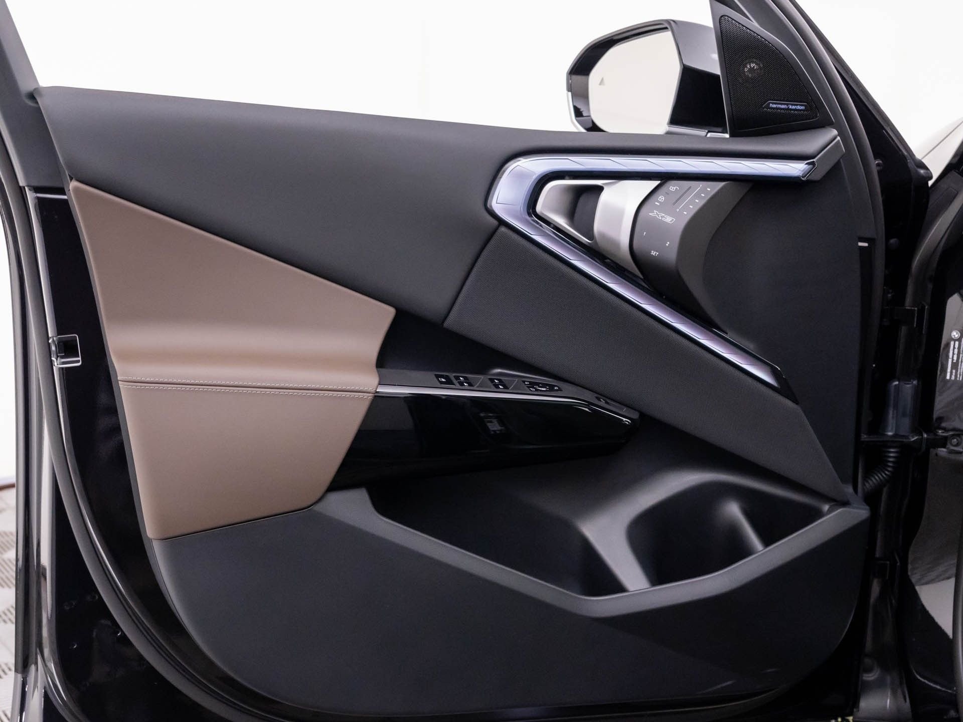 New 2026 Black Sapphire Metallic BMW 30 xDrive image 13