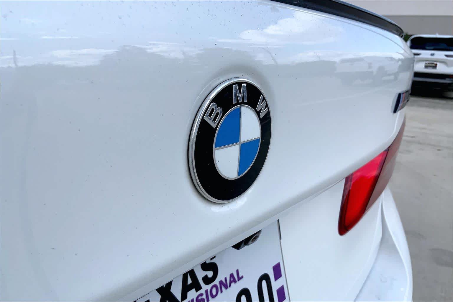 Used 2018 Alpine White BMW  image 10