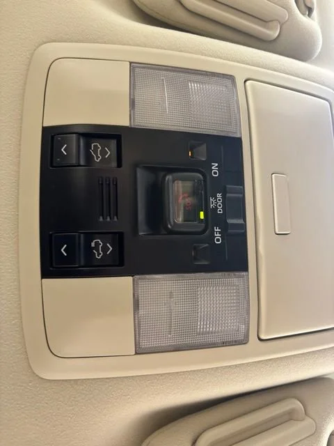 Used 2023 White Lexus GX 460 Premium image 22