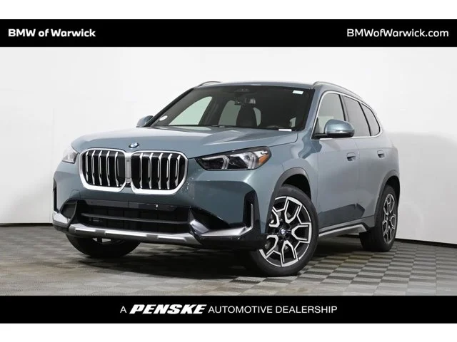 New 2026 Cape York Green Metallic BMW xDrive28i image 1