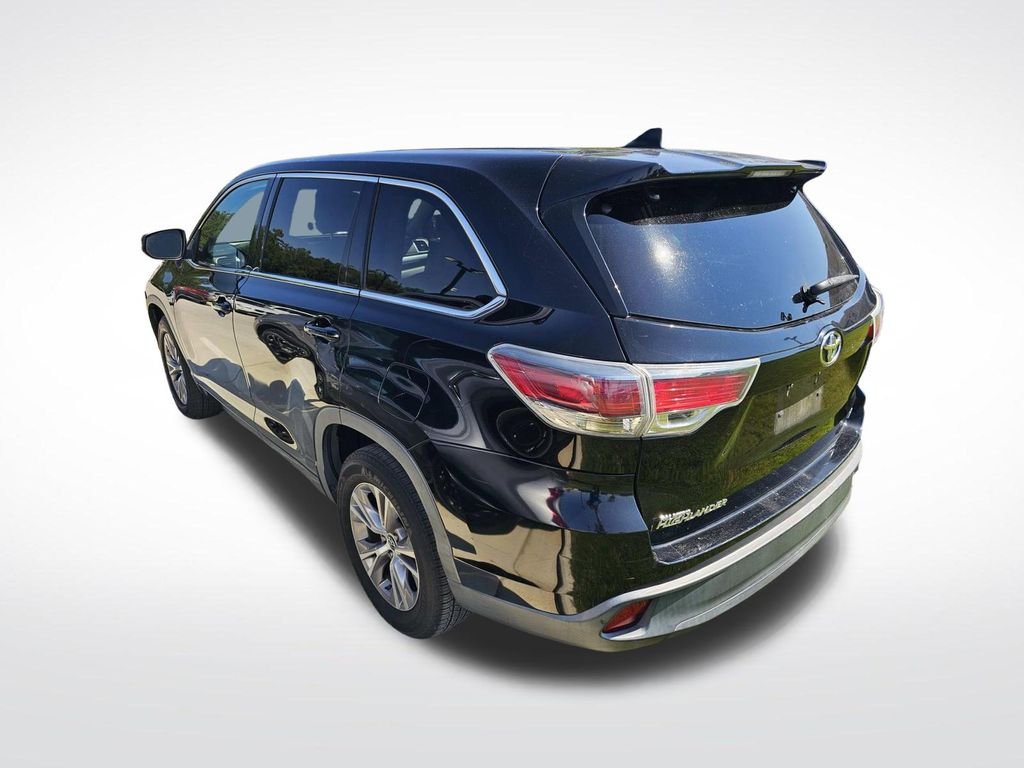 Used 2016 Black Toyota LE Plus V6 image 11