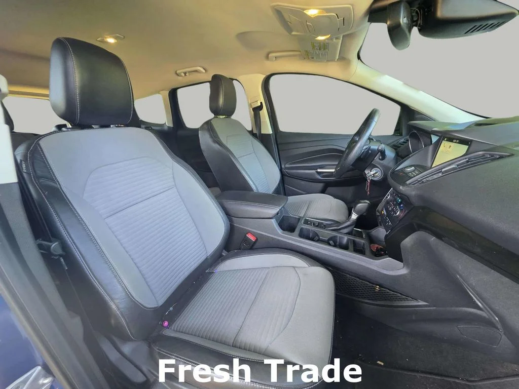 Used 2018 Lightning Blue Metallic Ford SE image 11