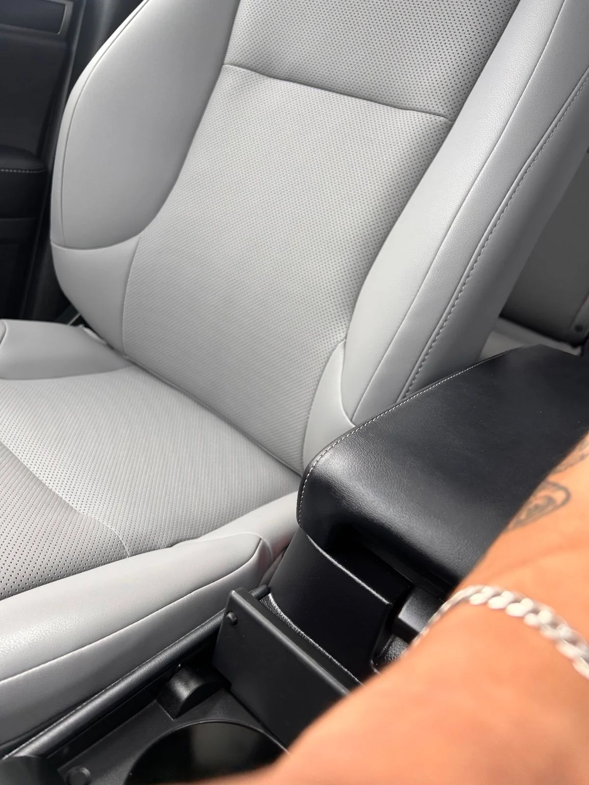 Used 2023 Black Lexus 460 image 15