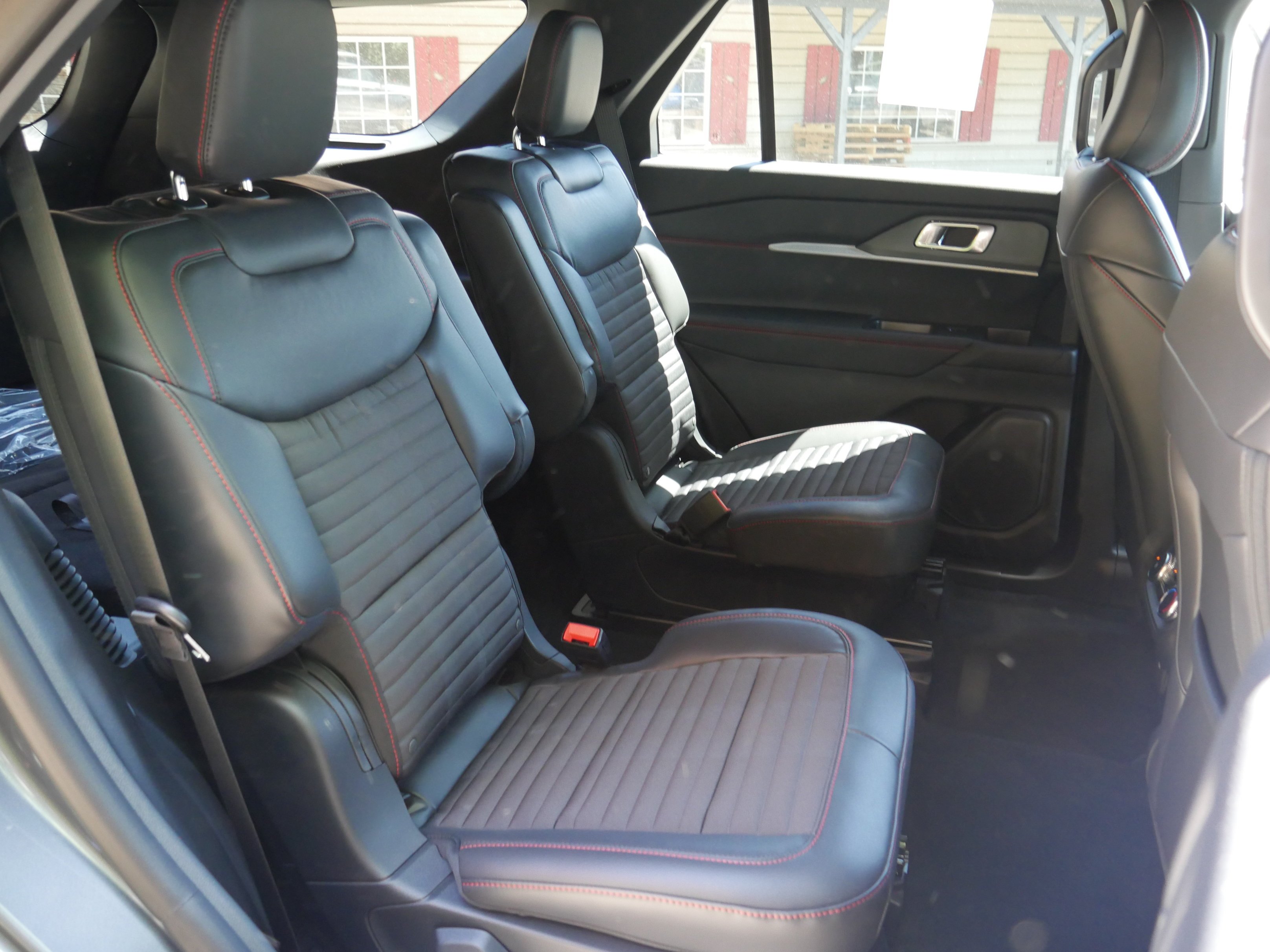 New 2026 Carbonized Gray Metallic Ford ST-Line image 32