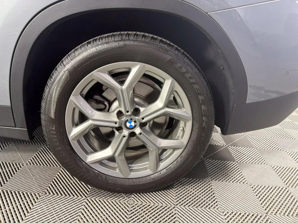 Certified Used 2024 Gray BMW xDrive30i image 9