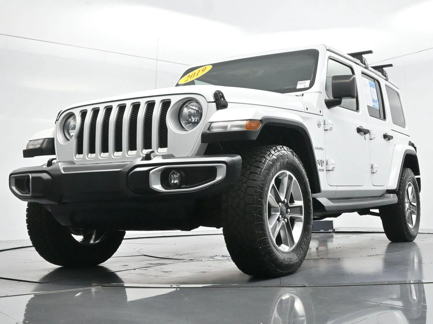 Used 2019 Bright White Clearcoat Jeep Sahara image 41