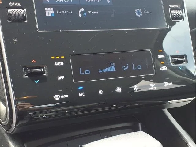 Used 2024  Hyundai SEL image 8