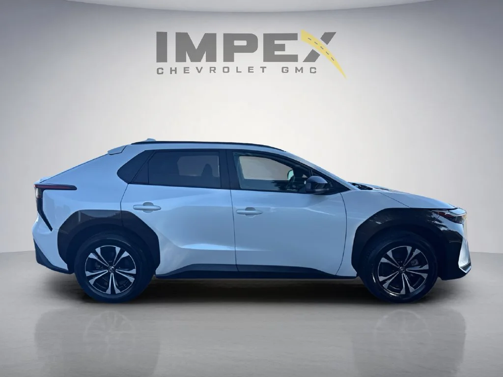 Used 2024 White Toyota XLE image 6