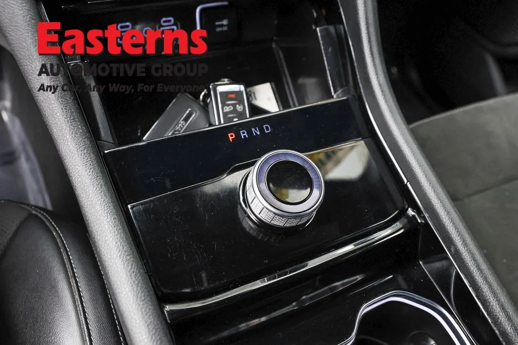 Used 2023 White Jeep Altitude image 13