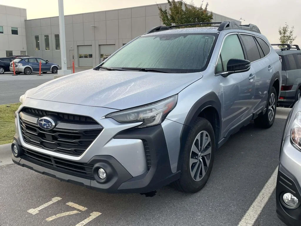 Used 2025 Ice Silver Metallic Subaru Premium image 2