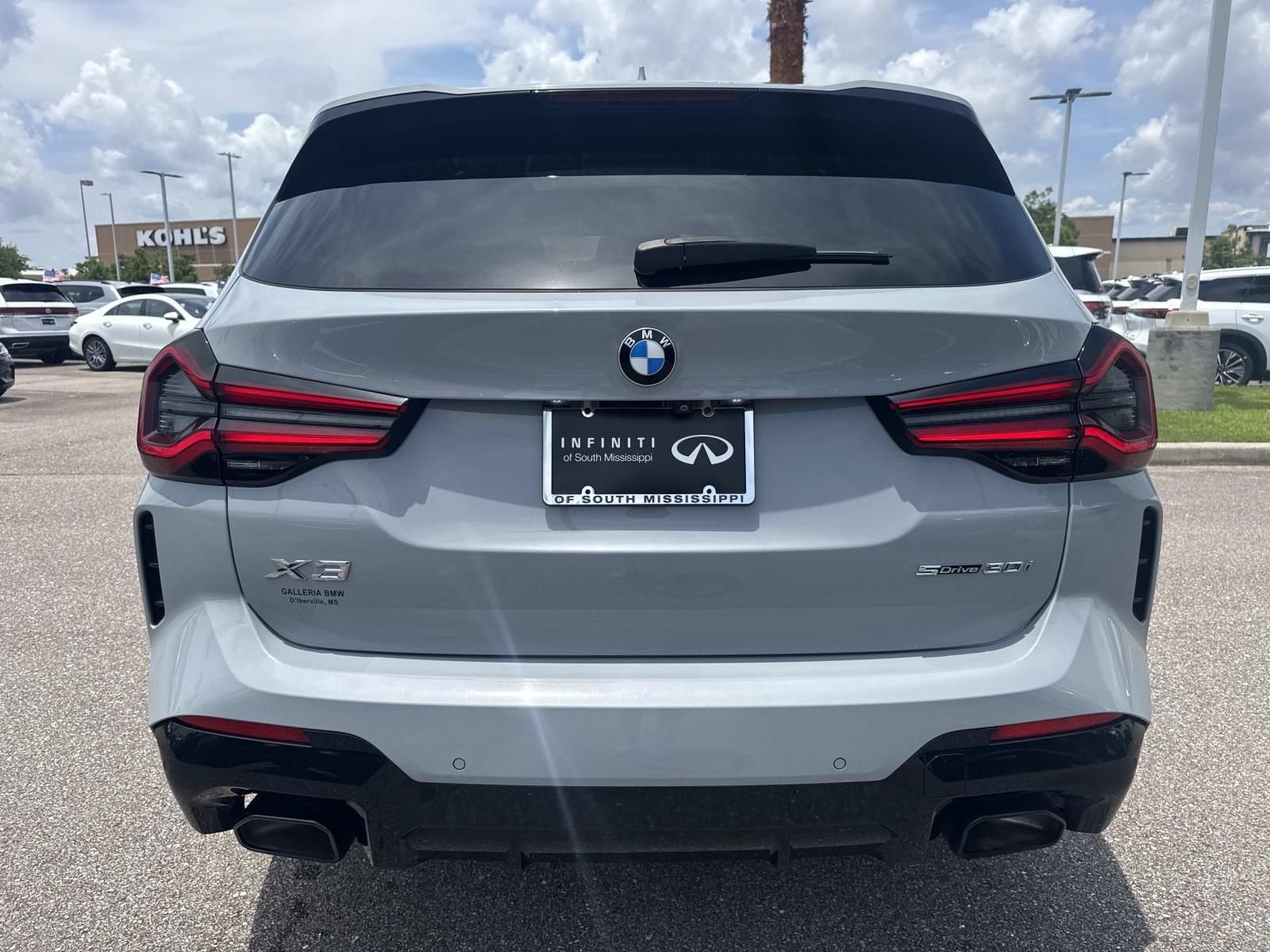Used 2022 Gray BMW sDrive30i image 7