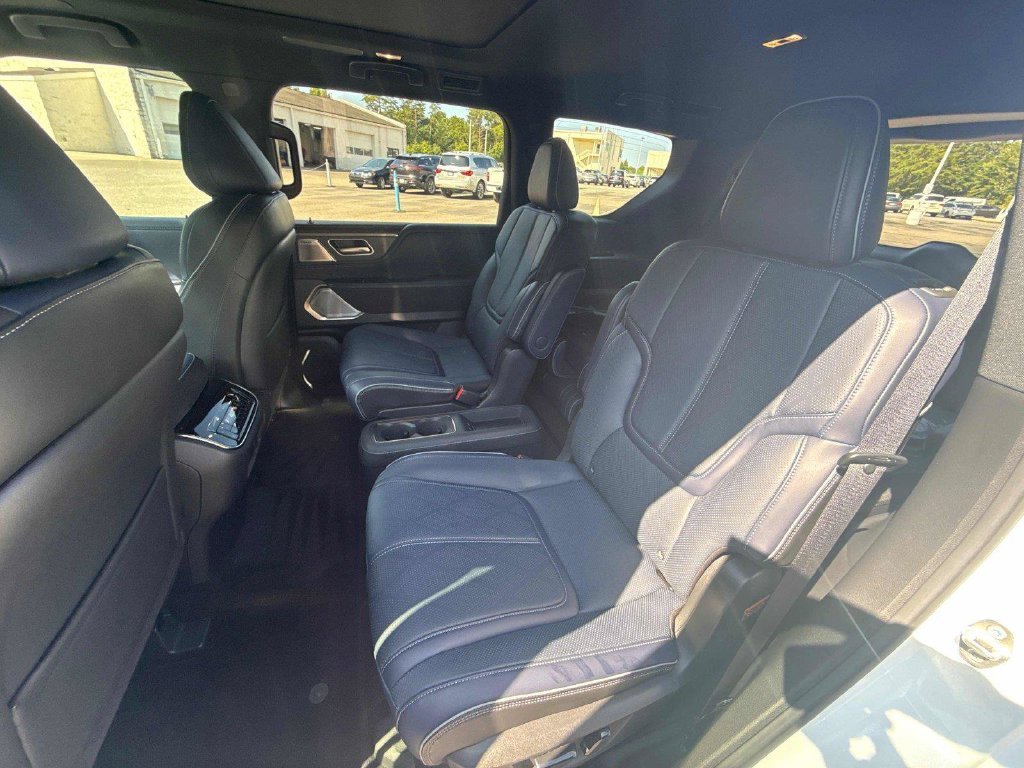 Used 2026 White INFINITI SPORT image 11