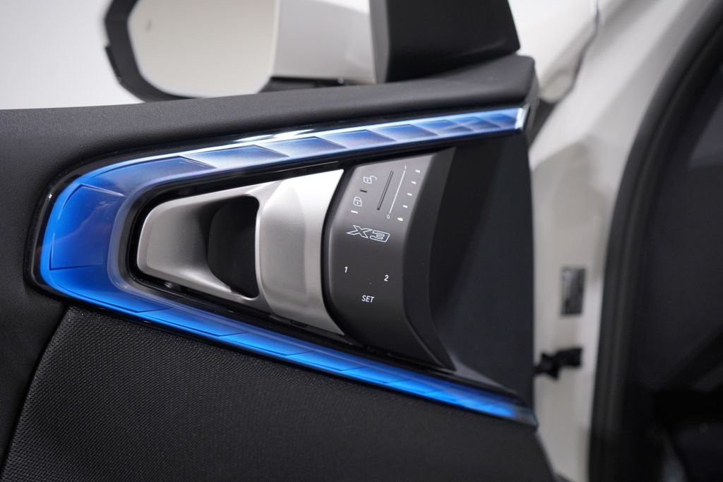 New 2026 Alpine White BMW 30 xDrive image 17