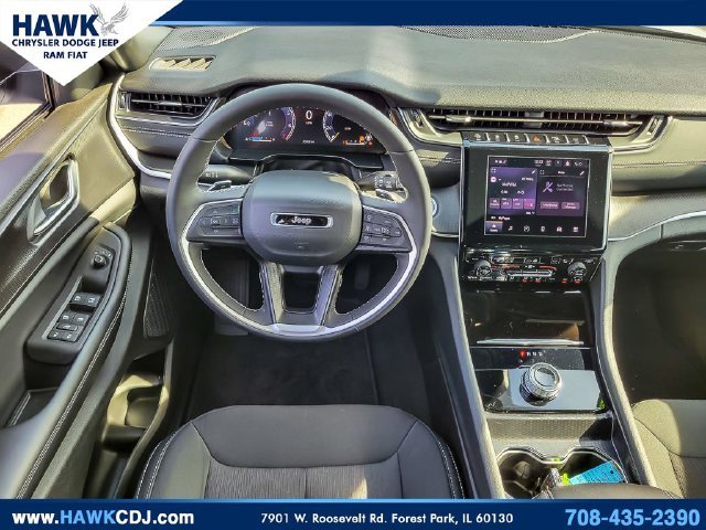 Used 2025 White Jeep Laredo image 12