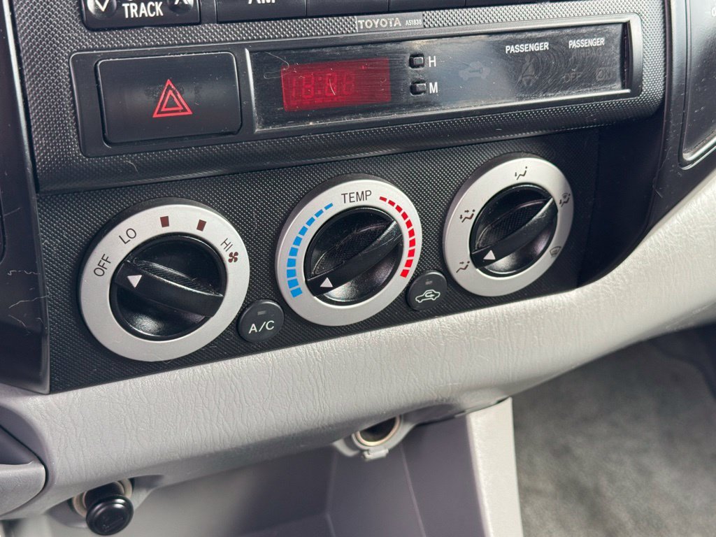 Used 2008 Silver Toyota Base image 22