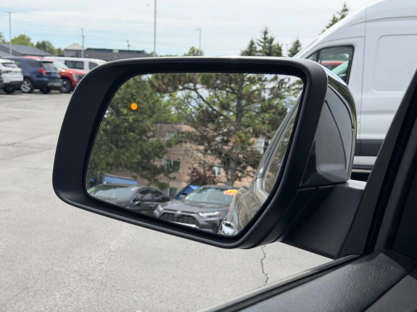 Used 2019 Magnetic Ford LARIAT image 10