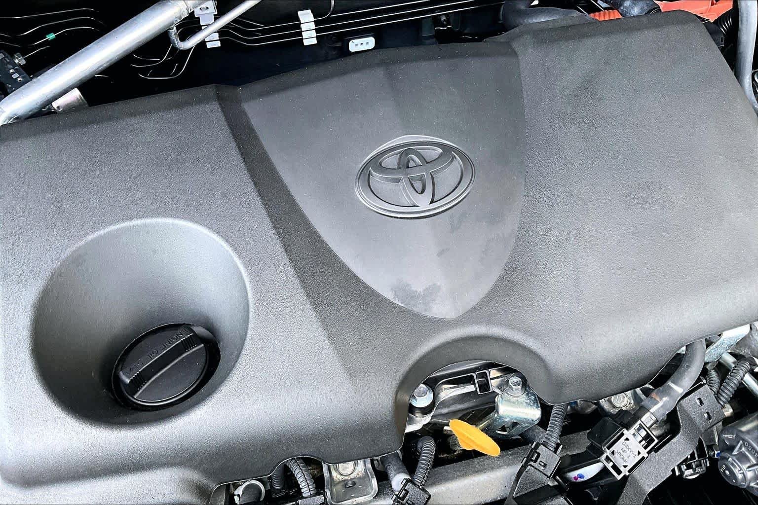 Used 2024 Midnight Black Metallic Toyota Hybrid XLE image 31