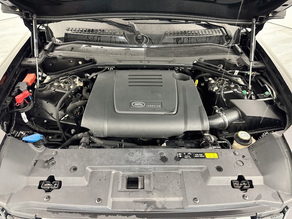 Used 2022 Black Land Rover S image 31