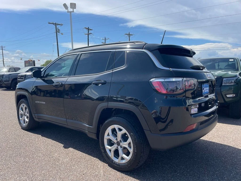Used 2025 Black Jeep Latitude image 5