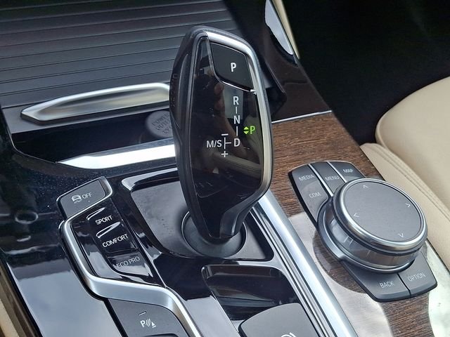 Used 2018 White BMW xDrive30i image 22