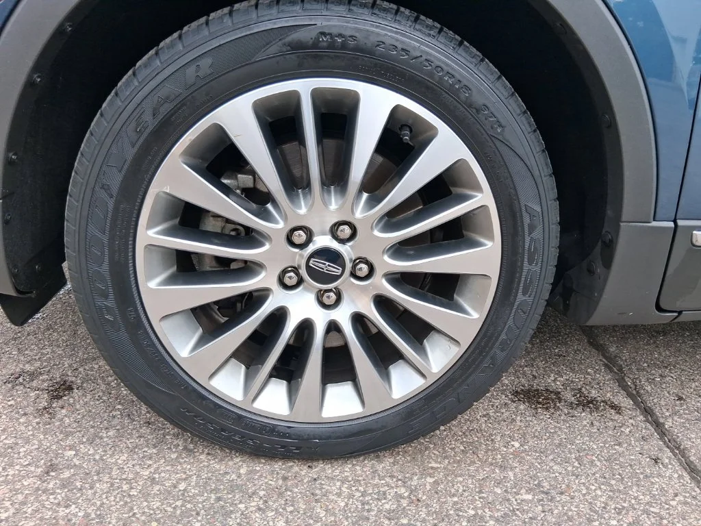 Used 2018 Diamond Lincoln Reserve image 12