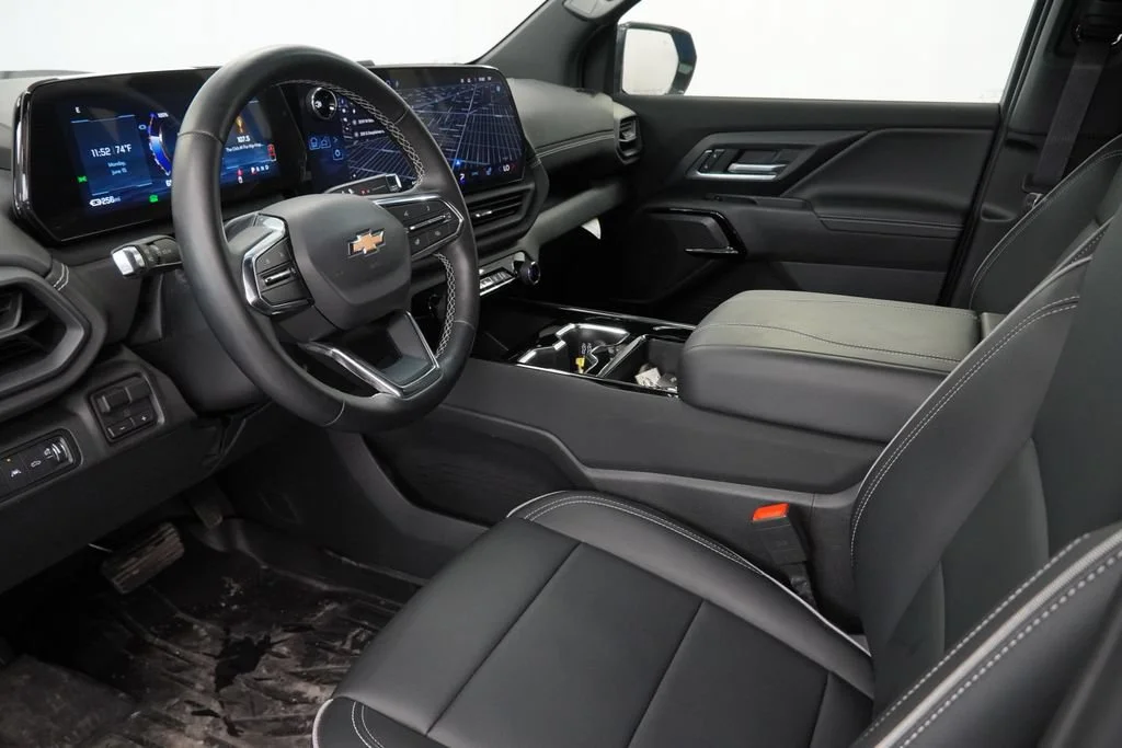 New 2026 Riptide Blue Metallic Chevrolet LT - Extended Range image 7