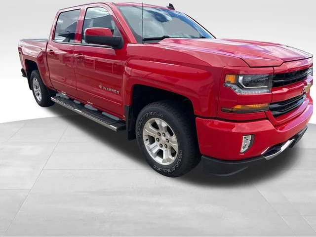 Used 2018 RED HOT Chevrolet LT image 7