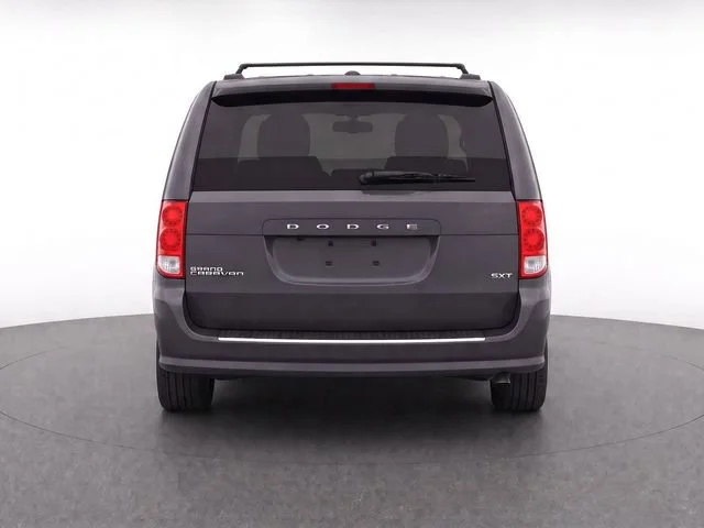 Used 2019 Granite Pearlcoat Dodge SXT image 6