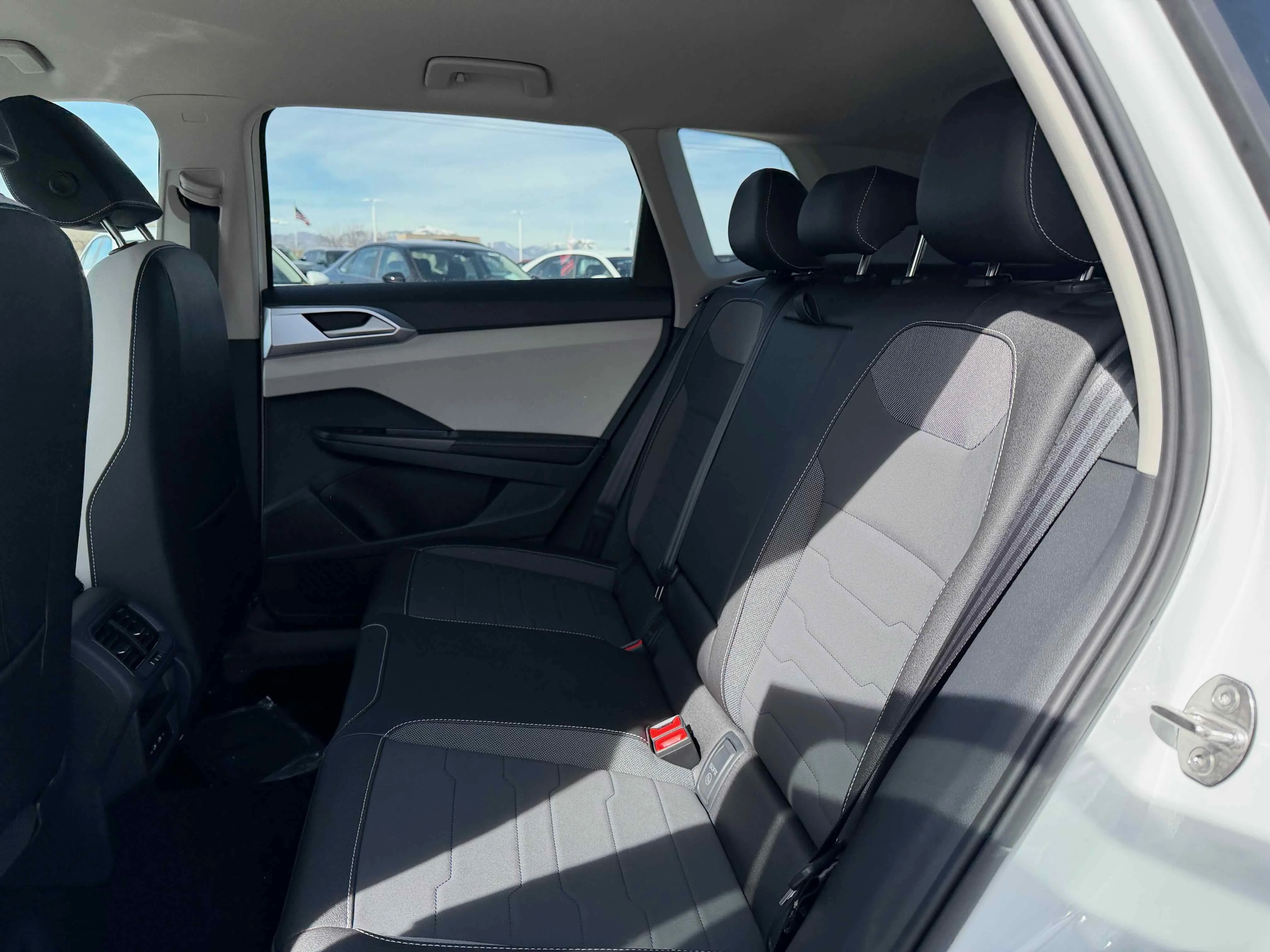New 2026 Pure White Volkswagen SE image 27