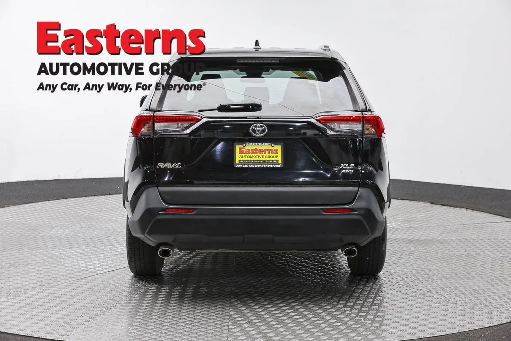 Used 2021 Black Toyota XLE image 6