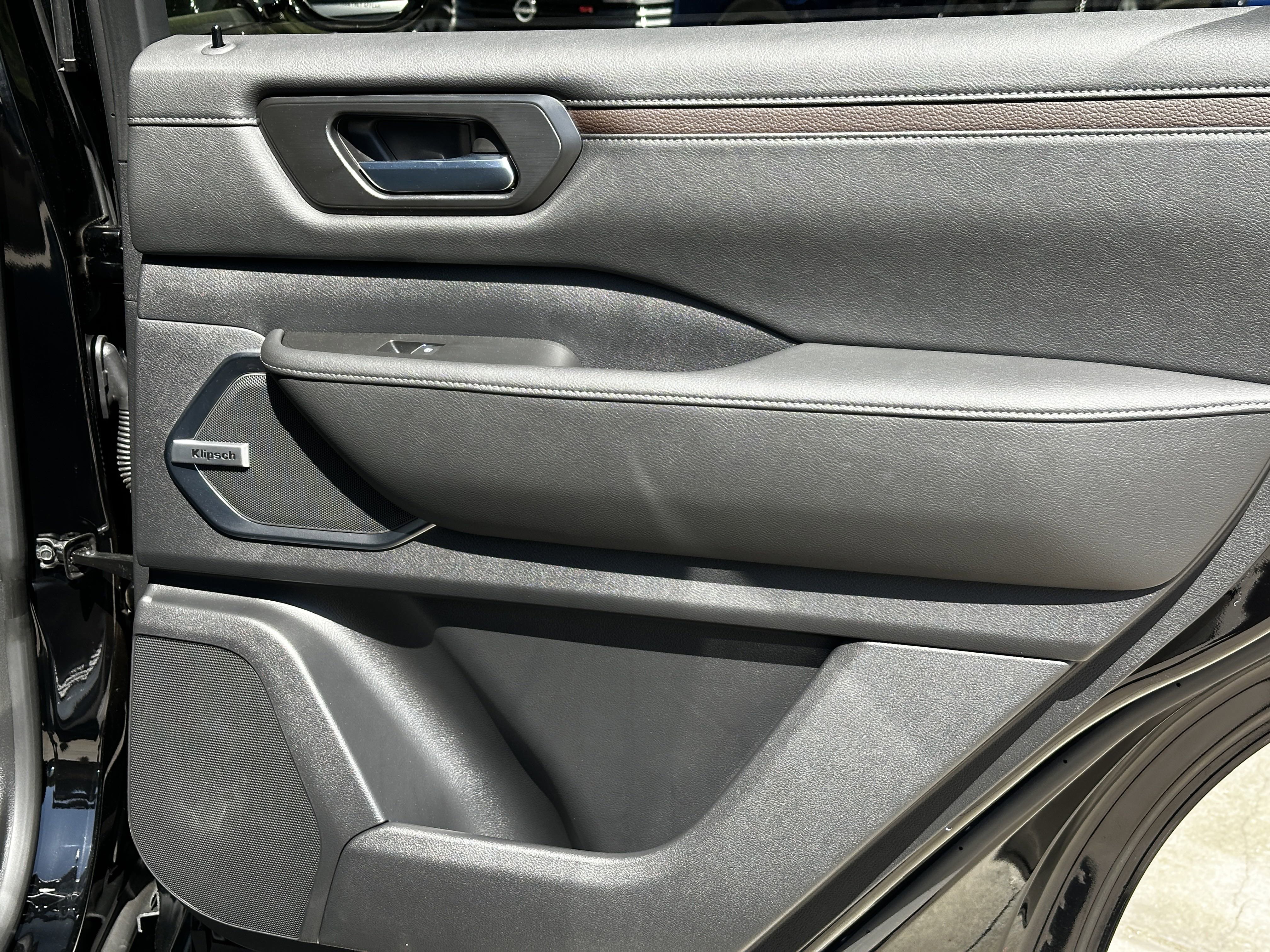 2025 Nissan Armada Platinum Reserve - Photo 17