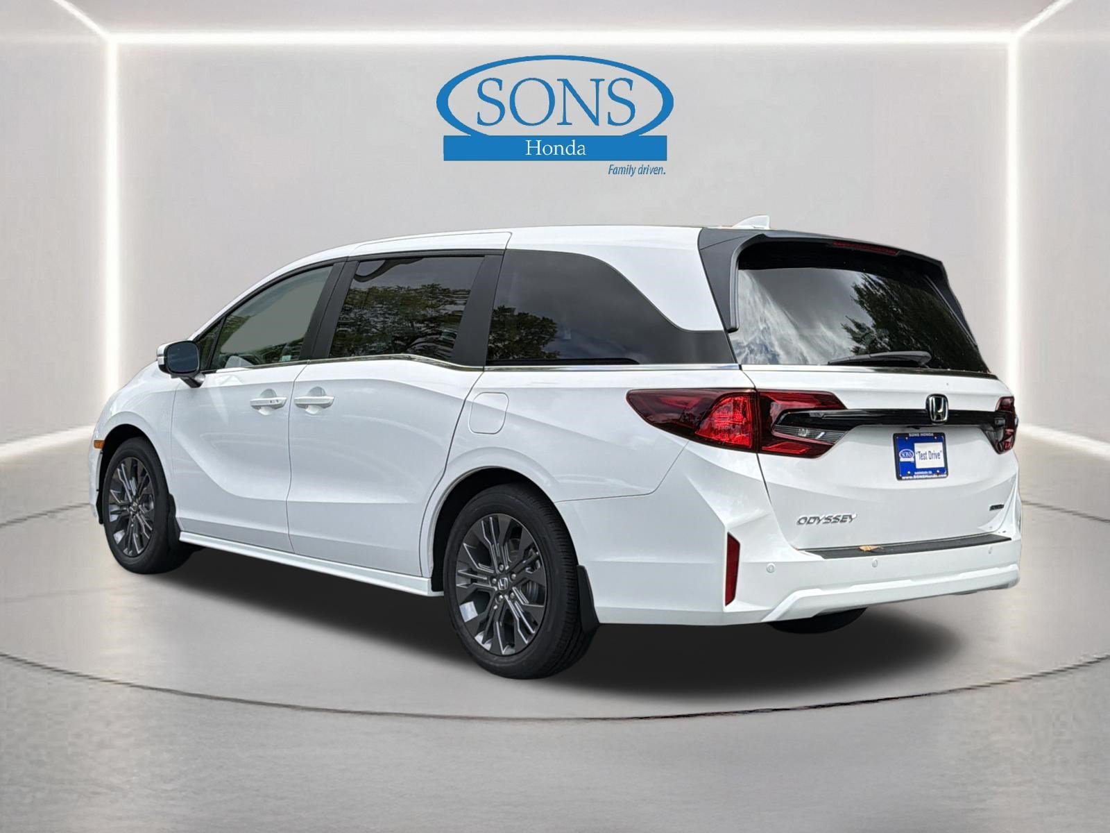 New 2027 Platinum White Pearl Honda Touring image 26