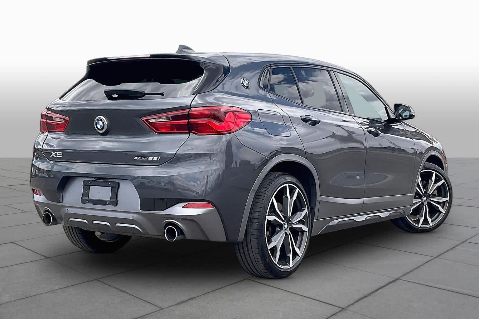 Used 2018 Mineral Gray Metallic BMW xDrive28i image 13