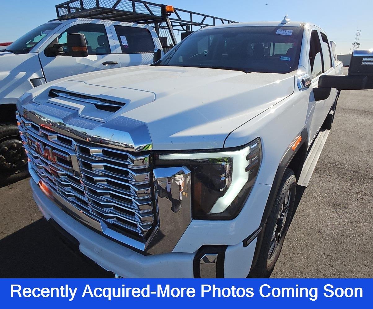 2024 GMC Sierra 4WD Crew Cab Standard Box Denali's photo