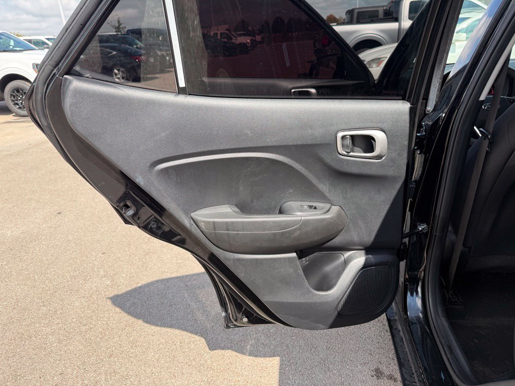Used 2025 Black Hyundai SE image 9