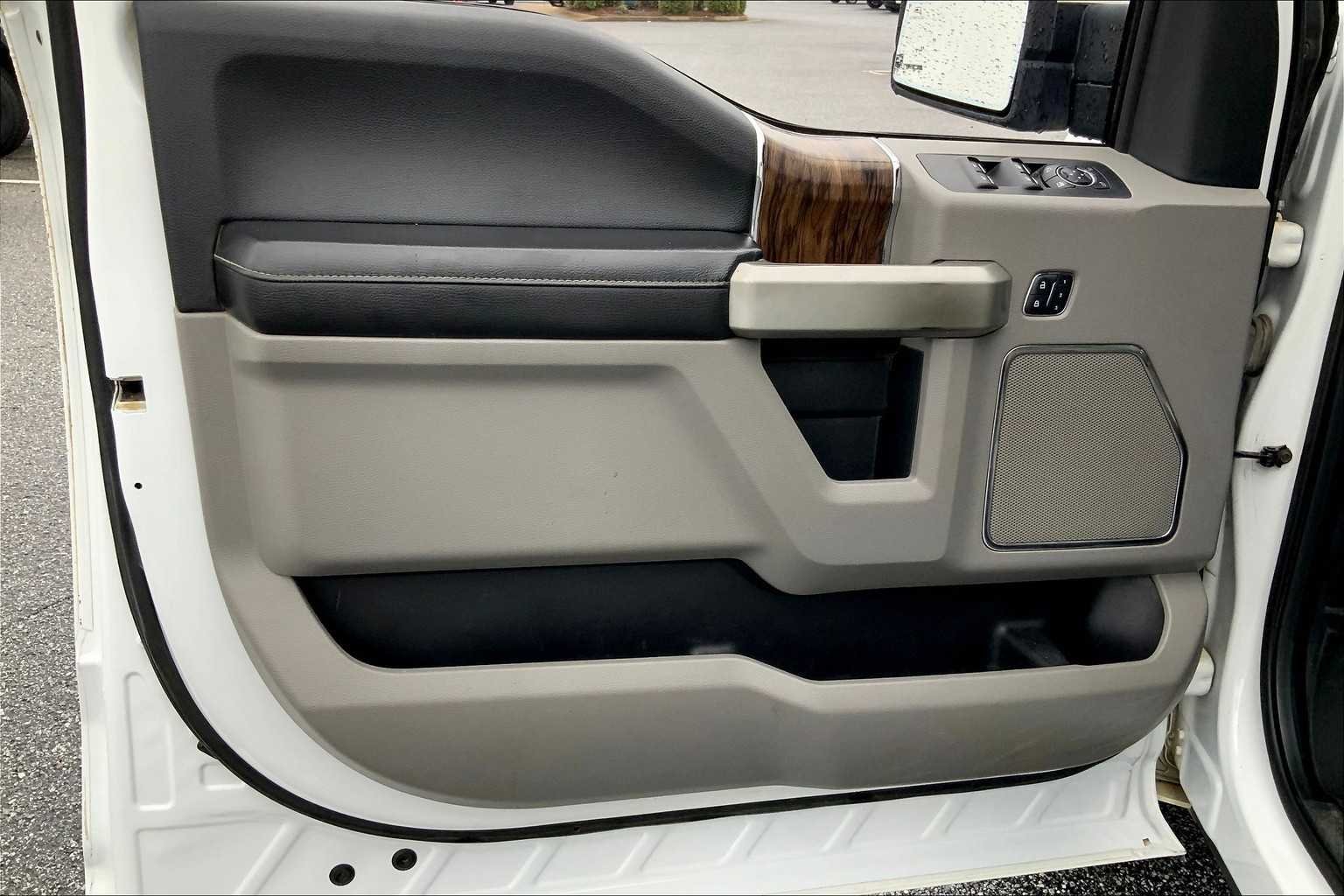 Used 2018 Oxford White Ford LARIAT image 19