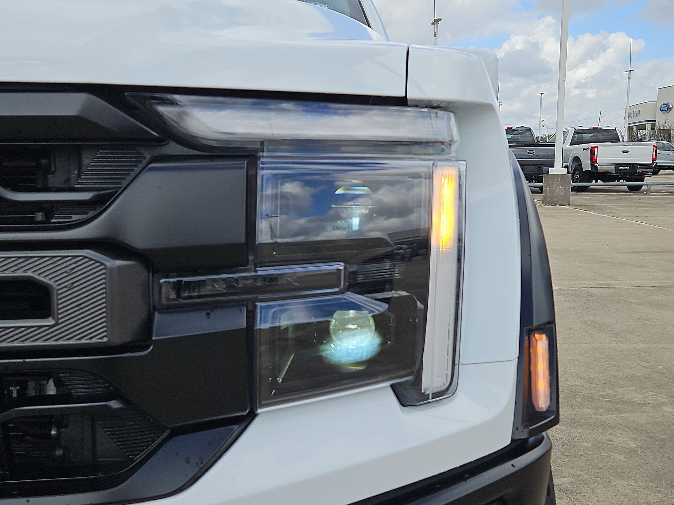 Used 2025 Oxford White Ford Raptor image 9