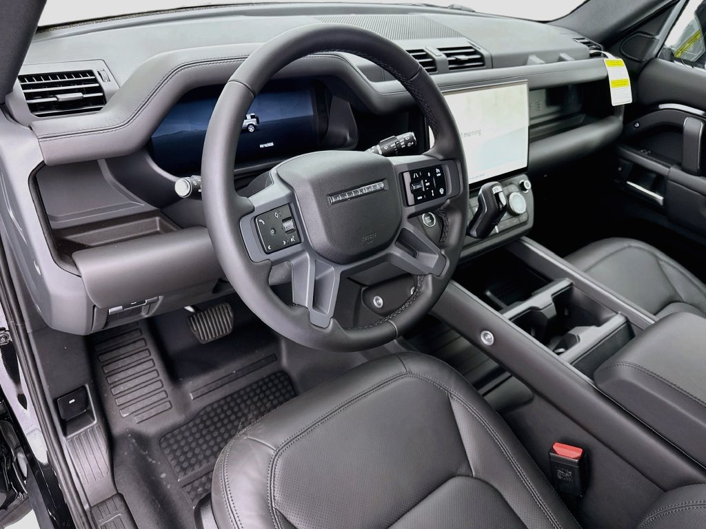 New 2026 Santorini Black Land Rover X-Dynamic SE image 9
