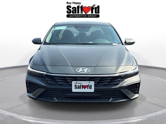 New 2026 Gray Hyundai SE image 7