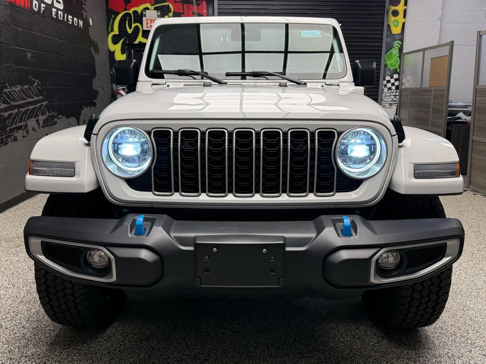 Used 2024 Bright White Clear Coat (pw7) Jeep Sahara 4xe image 2