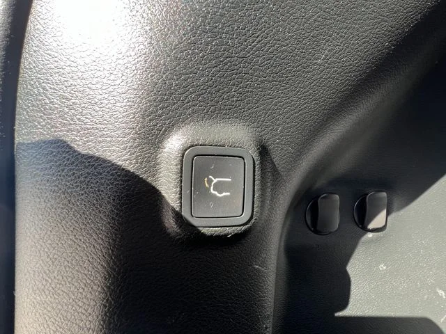 Used 2019 Gray Jeep Limited image 13