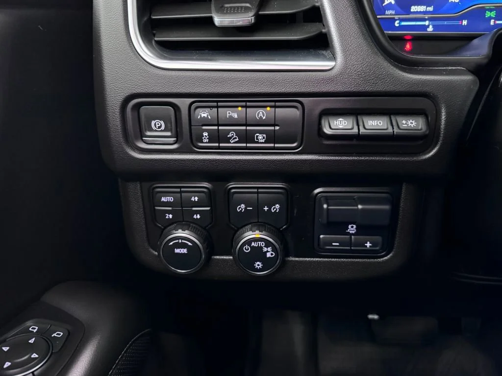2024 Chevrolet Suburban Premier - Photo 29